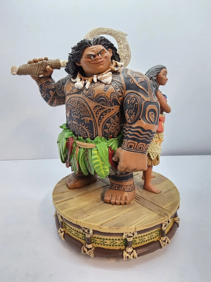 Figura de resina Moana y Maui edición limitada de Disney Store #ed 1442/1700 10 pulgadas  Foto 2 de 4