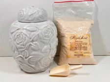 GERMAINE MONTEIL - ROYAL SECRET BATH FOAM 14.5 oz. WITH WHITE ROSES & VINES URN