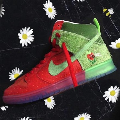 dunk high pro strawberry