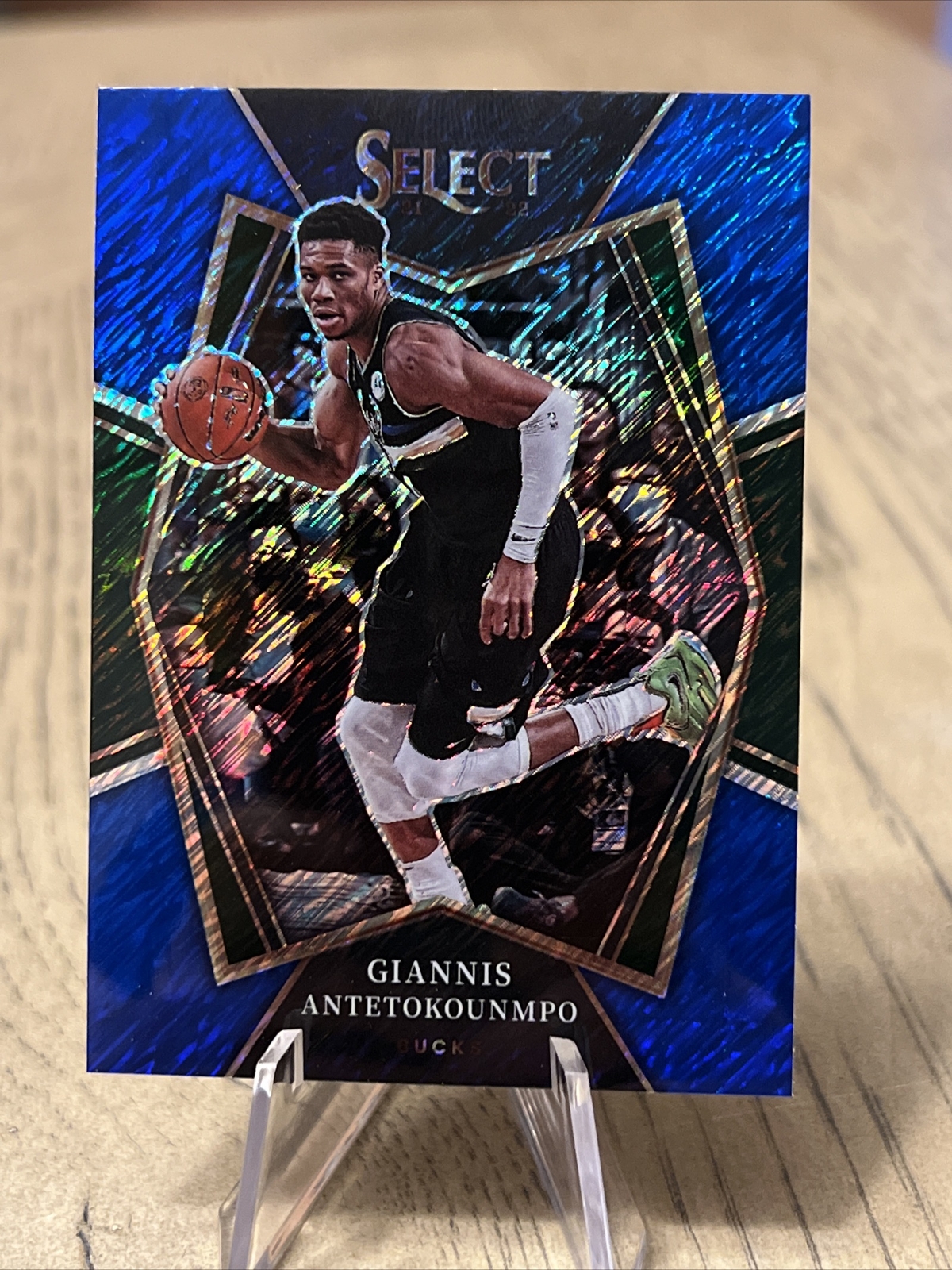 2021-22 Select GIANNIS ANTETOKOUNMPO Blue Shimmer  Premier Level #140 - BUCKS