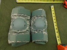 US Military ACU Army Combat Uniform Elbow Pads Size Medium Made in USA New 217-A