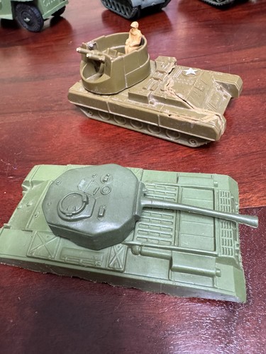 VINTAGE PLASTIC ARMY JEEPS - TANKS - GUNS AND ACCESSORIES 1960S 1970S MILITARY - Picture 10 of 17