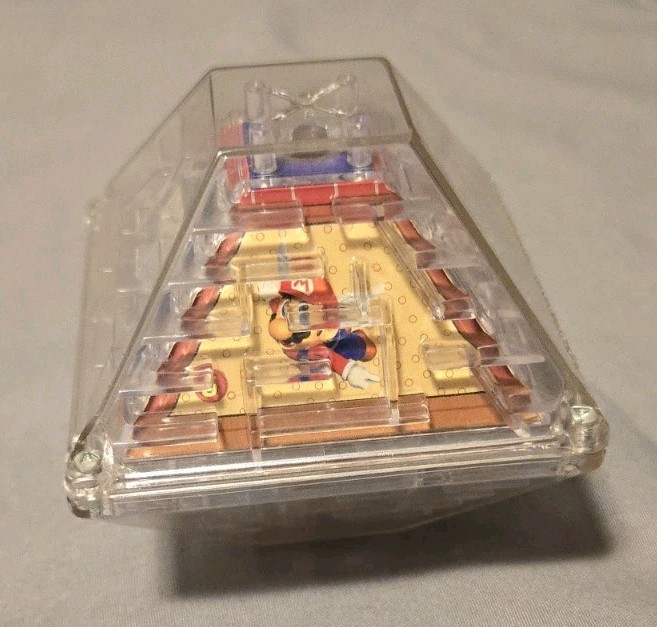 Rare Nintendo Super Mario Vintage 1997 Decagon Ball Maze Toy HTF