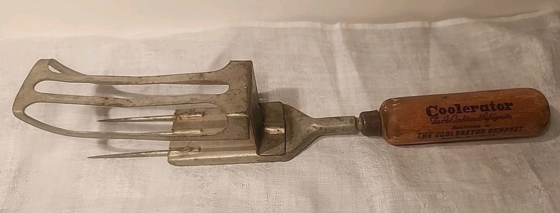 Vintage 1930s The Coolerator Company Duluth Minnesota Wood Ice Pick Scoop