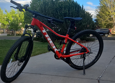 #ad Trek Marlin 5 Mountain Bike 29quot; Wheels Red Black Hydraulic Disc Aluminum $500.00