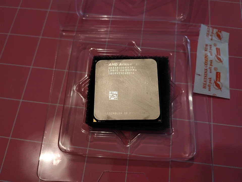AMD ATHLON 64 x2 3800+ SOCKET 939 CPU ADA3800DAA5BV MANCHESTER 2,0 GHz Doble Núcleo Foto 2 de 4