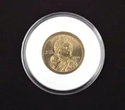 SACAGAWEA ONE DOLLAR COIN US LIBERTY GOLD COLOR CIRCULATED PHILADELPHIA 2000 P