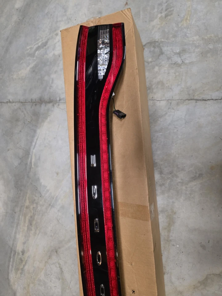 Apliques de luz trasera Dodge Dart 2012-2015 luz trasera de maletero no LED 68100684AD OEM Foto 3 de 4