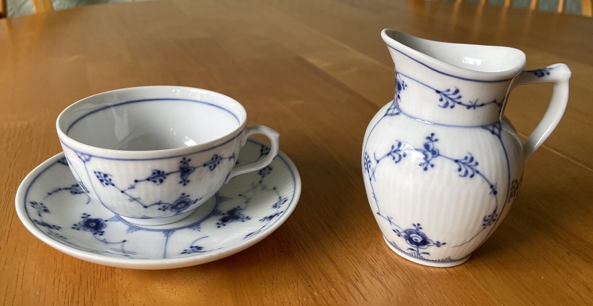 Tasse Et Soucoupe Royal Copenhagen - Modèle Bleu - Occasion En Excellent état - Parfait Pour Mariage Ou Collection