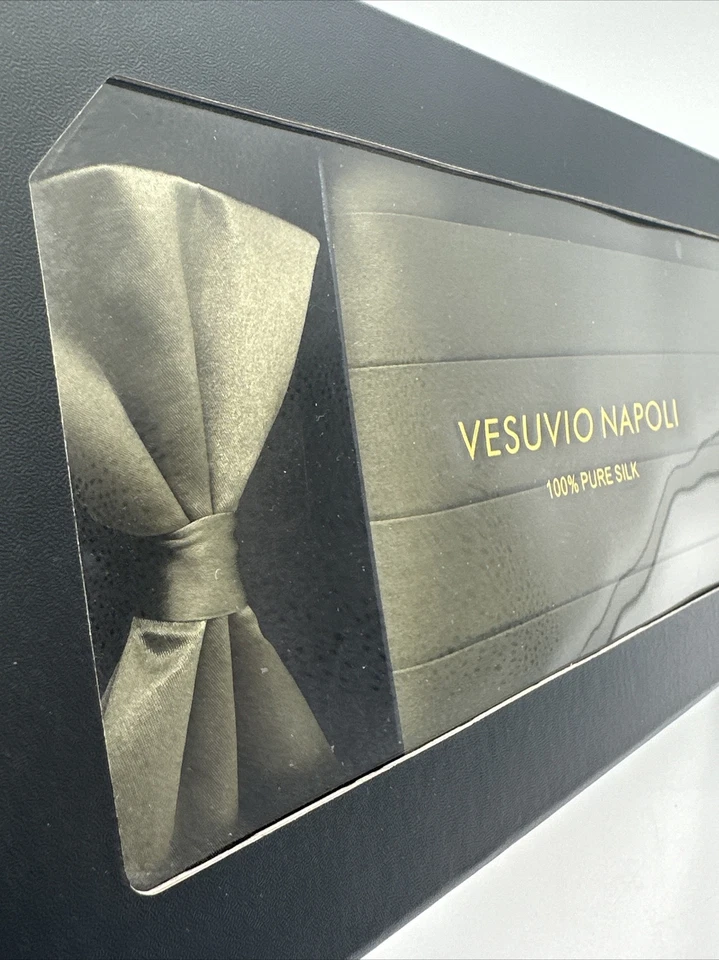 Conjunto de pajarita y pajarita verde seda color liso para hombre Foto 2 de 2