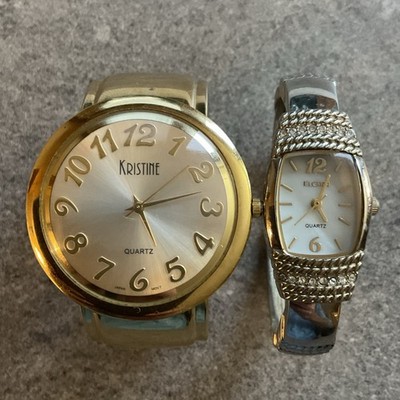 Beautiful Pair Of Vintage Womens Bracelet Watches Both Watches Runs Great A19