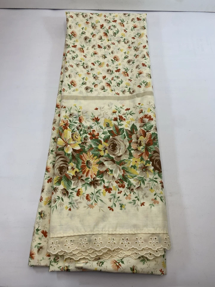 Vintage Twin XL Flat Sheet Brown Cream Yellow And Rust Floral Eyelet Cottagecore - Image 4 of 4