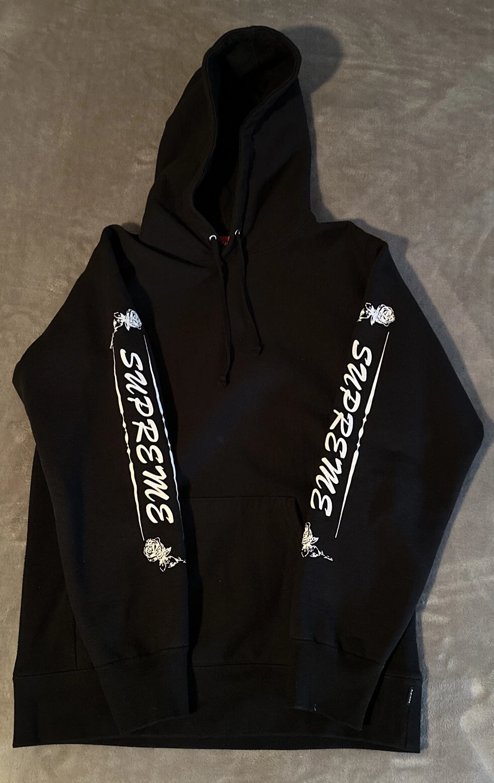 Sweat à capuche Supreme noir manches roses FW16 taille M