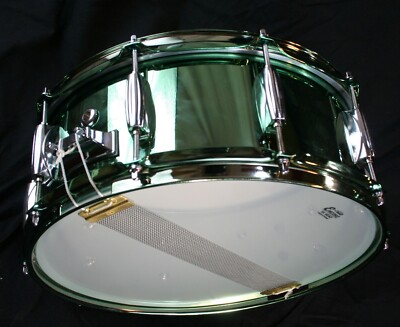 Namdemun Drum Designs                Designer Stahl Snare 14''/5,5'' mirror green