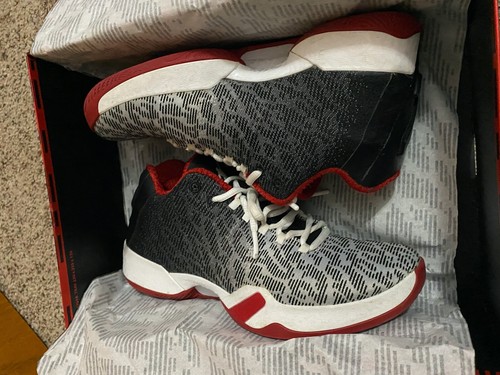 Nike Air Jordan XX9 Low Bulls Size 8 