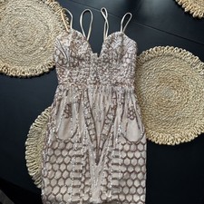 ROSE GOLD SEQUIN MINI DRESS, SWEETHEART NECKLINE, ADJUSTABLE STRAPS SIZE S