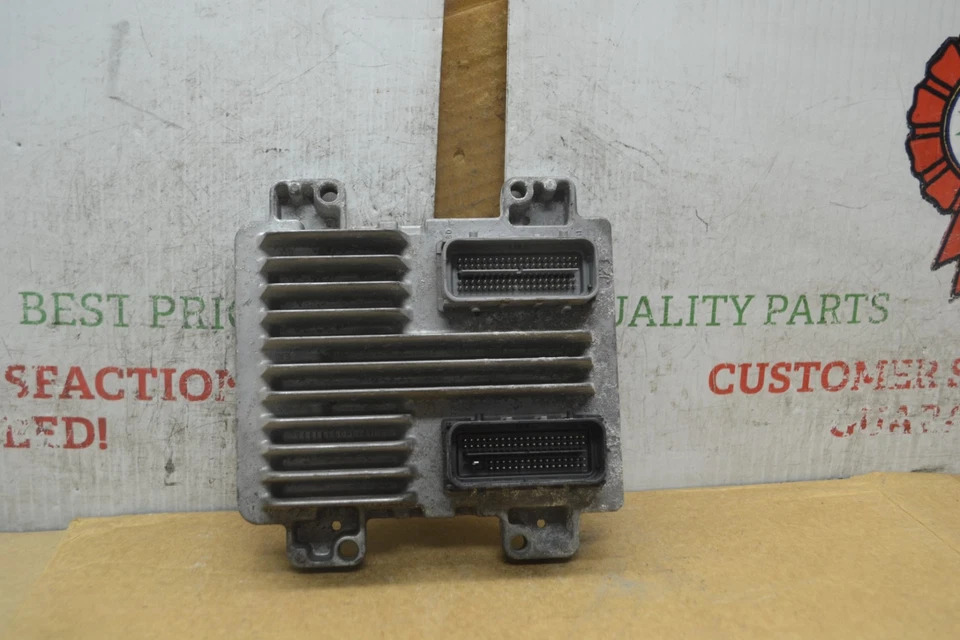 2010-11 Chevrolet Camaro Engine Computer Unit ECU 12633238 Module 527-8E3 - Image 3 of 4