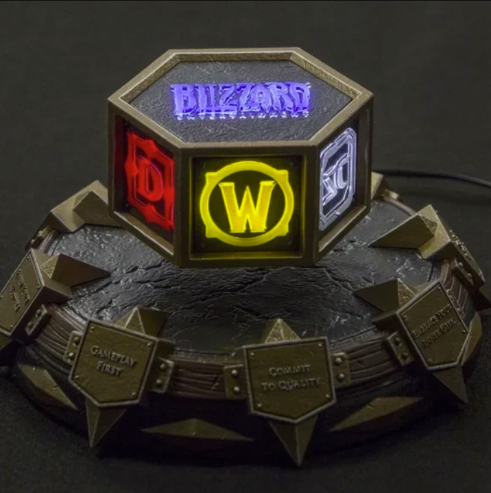 Blizzard 2018 Employee Holiday Gift Floating Spinning Logo Statue New In Box