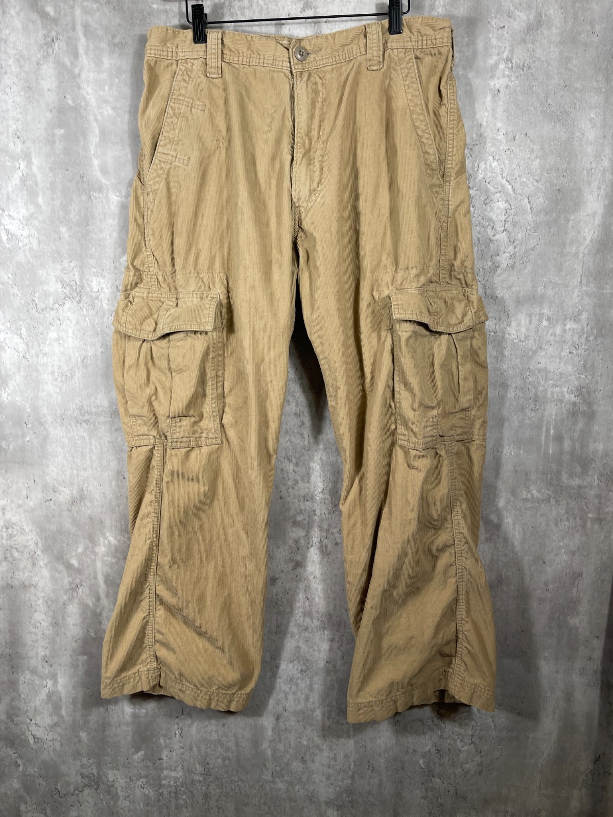 Vintage Levis Cargo Pants Mens 34x30 Tan Corduroy Loose Straight Y2K Baggy
