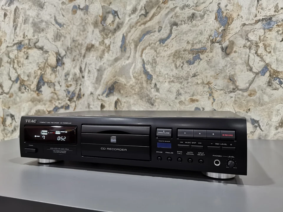 Teac CD-RW890MKII Compact Disc Recorder With Remote Control - Hifi Separate - Image 4 of 4