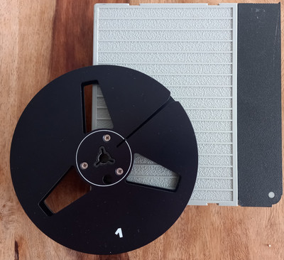 Tonbandspule POSSO 14,5 cm Alu-Metallspule Schwarz incl. Schuber