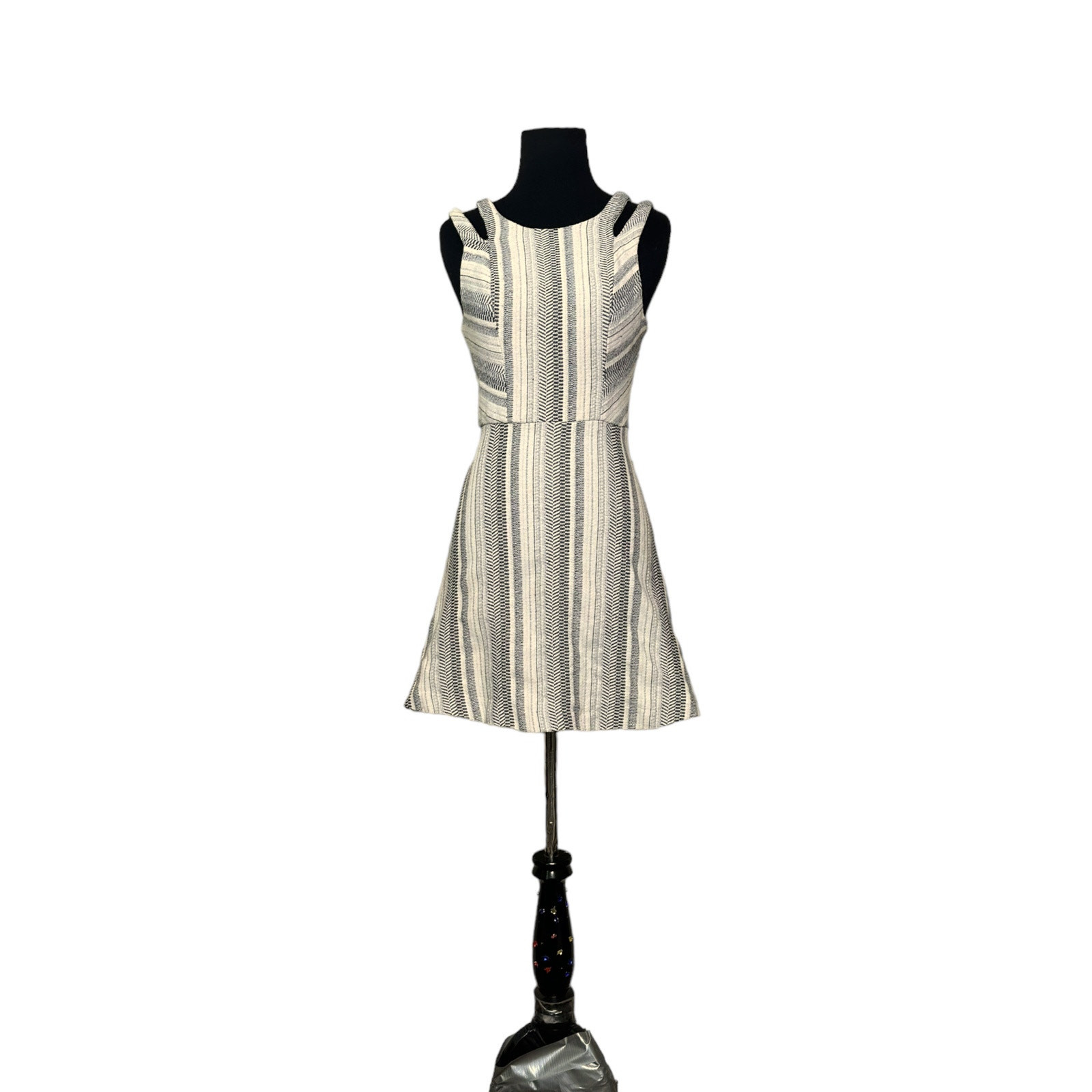 BCBGeneration striped cold on shoulder mini dress… - image 12