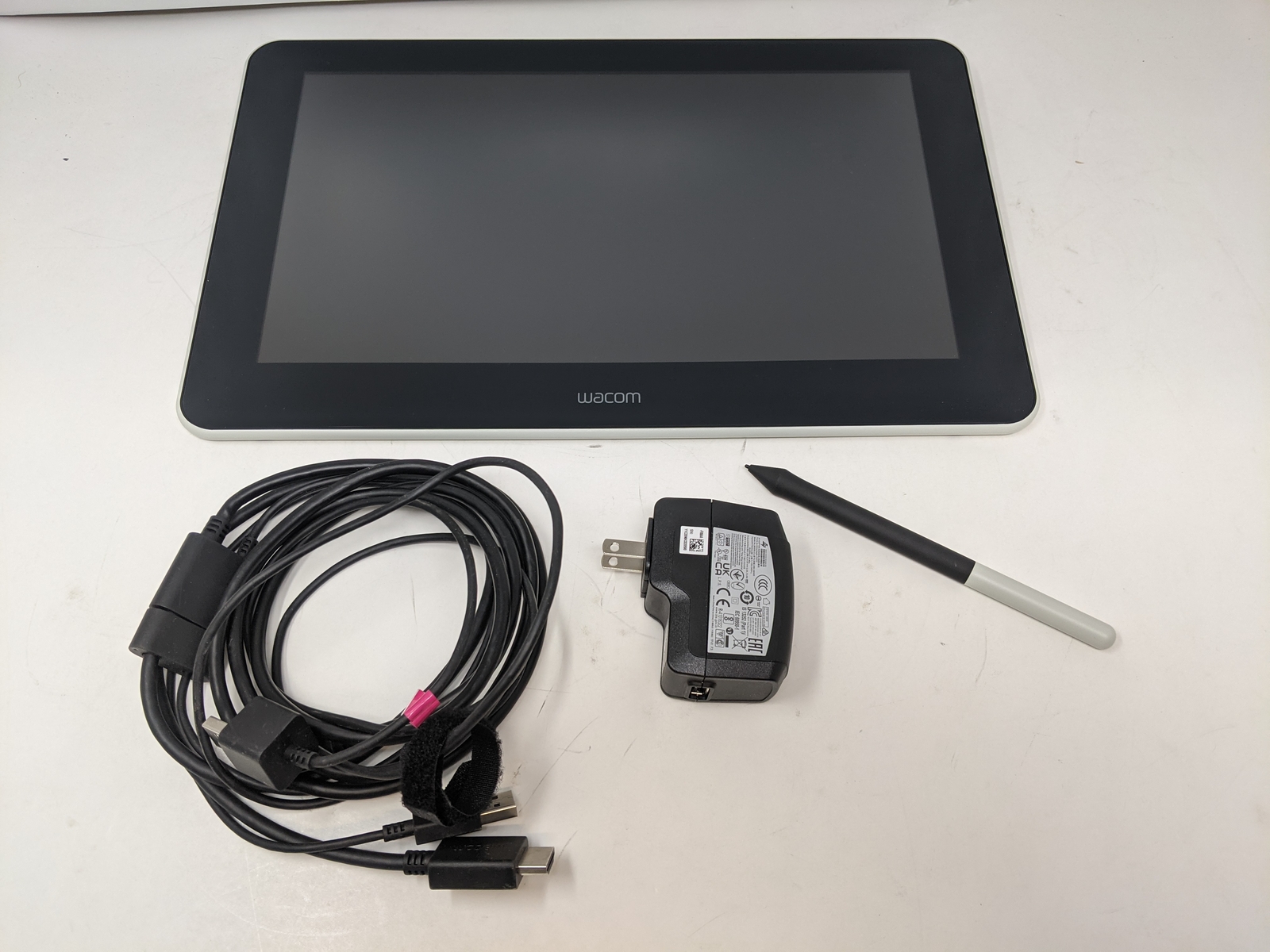 One HD Creative Pen Display, Drawing Tablet With Screen 13.3