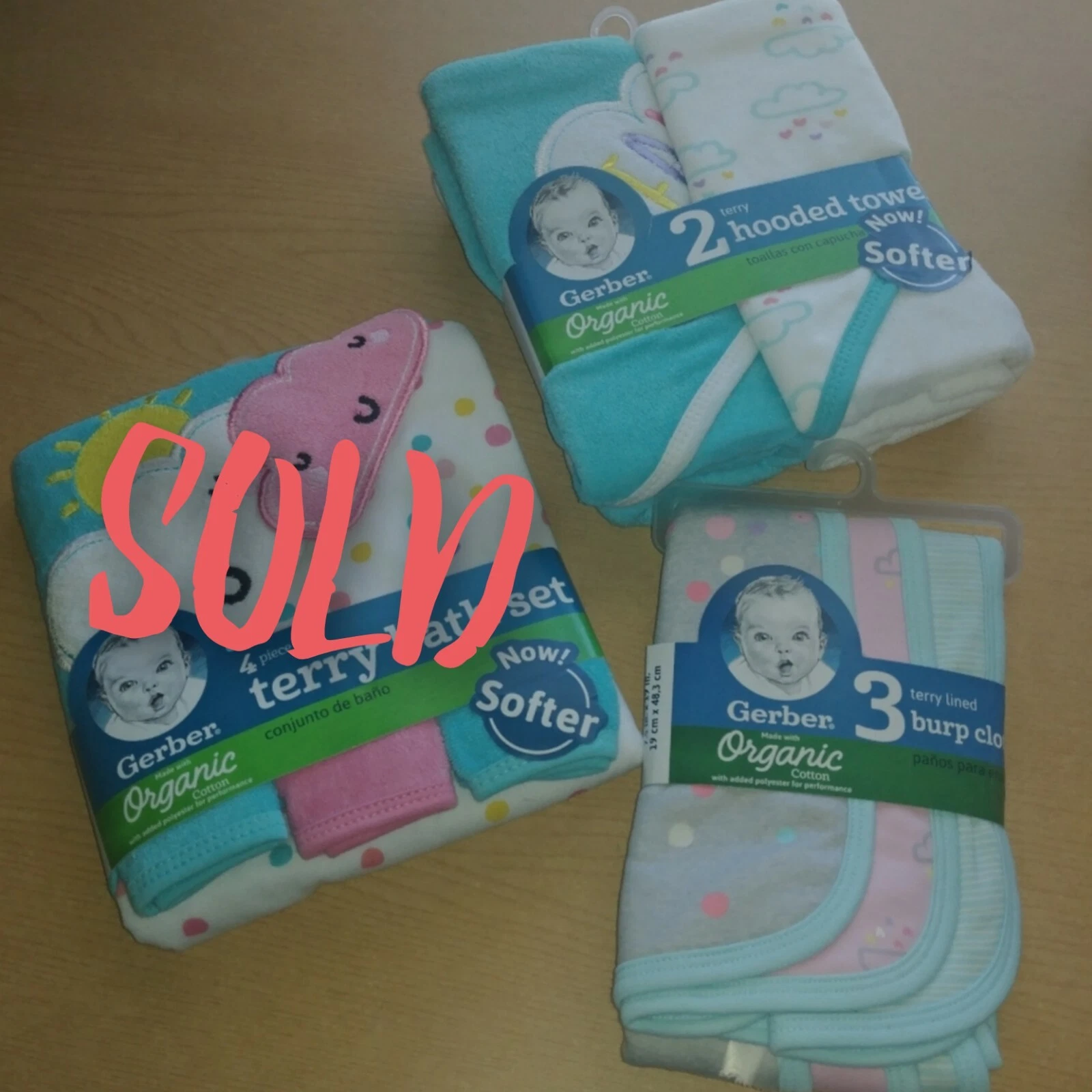 Gerber Baby Girls Organic 4 Piece Terry Bath Set Hooded Towel, Washcloths NEW
Opens in a new window