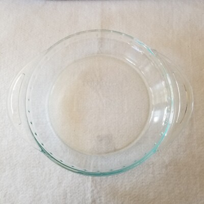 Vintage Pyrex Deep Dish Pie Plate 1/2