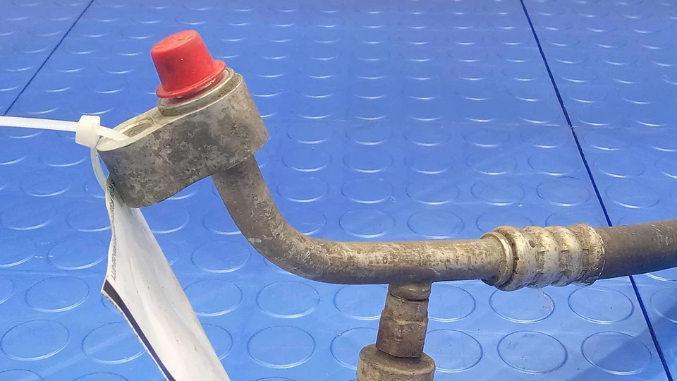 2001-2005 Chevy Silverado AC Suction Hose 8 Cyl Genuine OEM 15187285 - Image 4 of 4