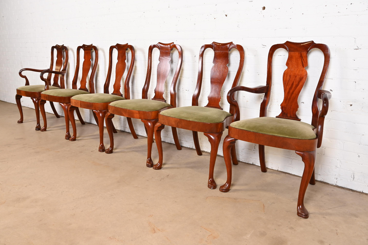 Baker Furniture Style Queen Anne Carved Mahogany Dining Chairs