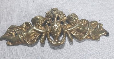Antike Messing Cherub & Urne Wandrelief - viktorianischer Stil verziertes Dekor