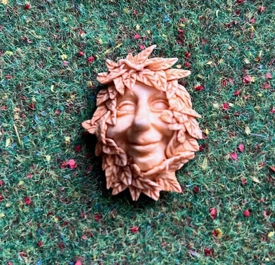 Wall Plaque Smiley Autumn Face, Dolls House Miniature, Garden Decor - Image 1 of 2