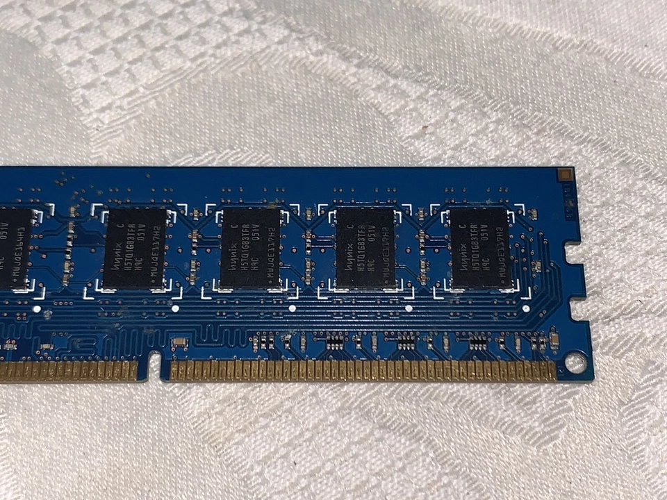 (TAL CUAL) Broken Hynix 2 GB PC3-10600U DDR3 módulo RAM de escritorio Foto 4 de 4