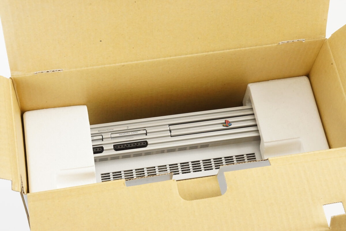 PS2 SILVER Console System Made in japan SCPH-39000 S NTSC-J PS2 SILVER Console System Made in japan SCPH-39000 S NTSC-J