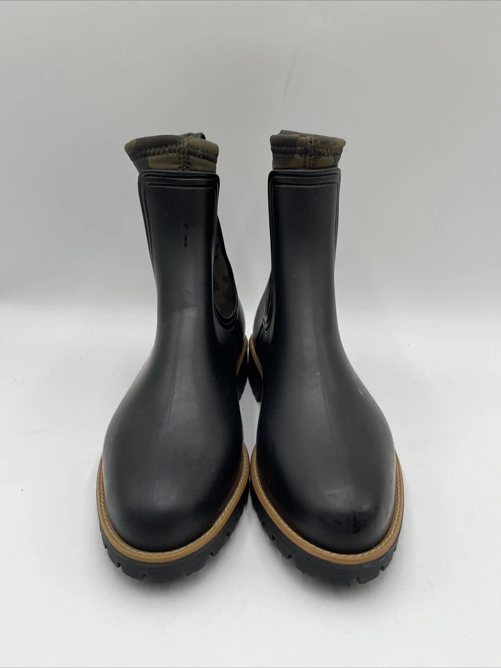 Bernardo ZORA Black Rubber/Camo Round Toe Pull On Ankle Boots Women’s Size 8 - Image 2 of 4
