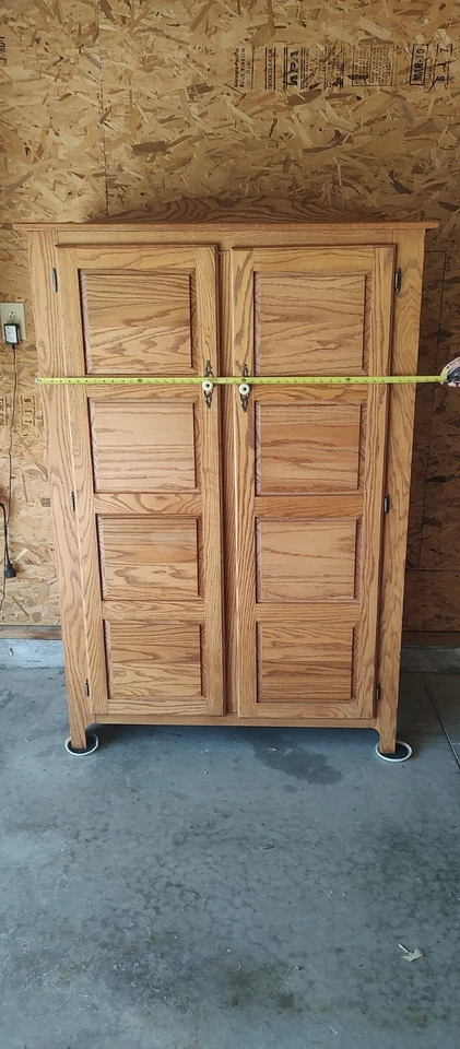 Armario Roble Excelente Estado Usado Anteriormente Usado Como Armario Despensa Dos Puertas Foto 2 de 4