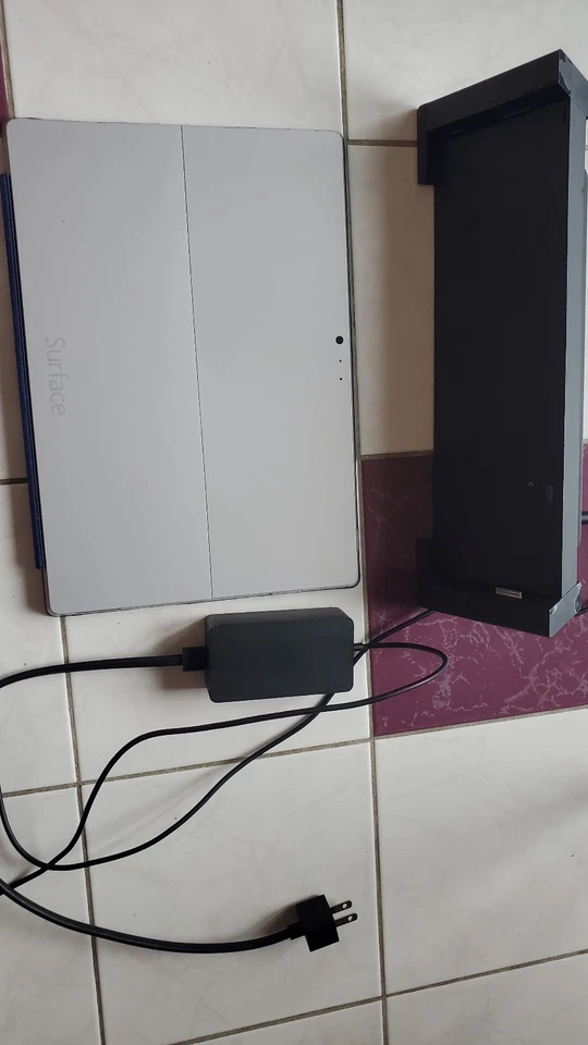 Microsoft Windows 10 Pro Surface Pro 3 i5 128GB dock key case bundle - Image 2 of 4