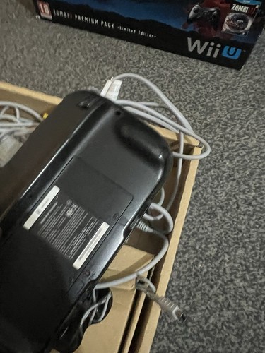 Nintendo Wii U Console Boxata Zombie U Edition 32GB Completa No Gioco Testato - Foto 11 di 21