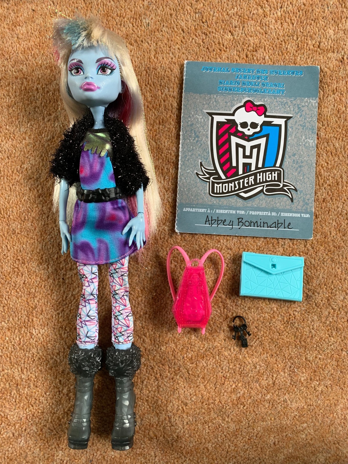 MONSTER HIGH Picture Day Abbey Bominable | eBay