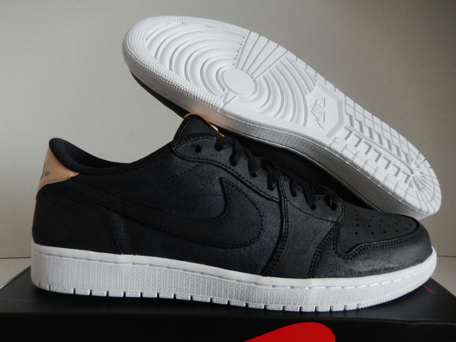 air jordan 1 retro low og premium