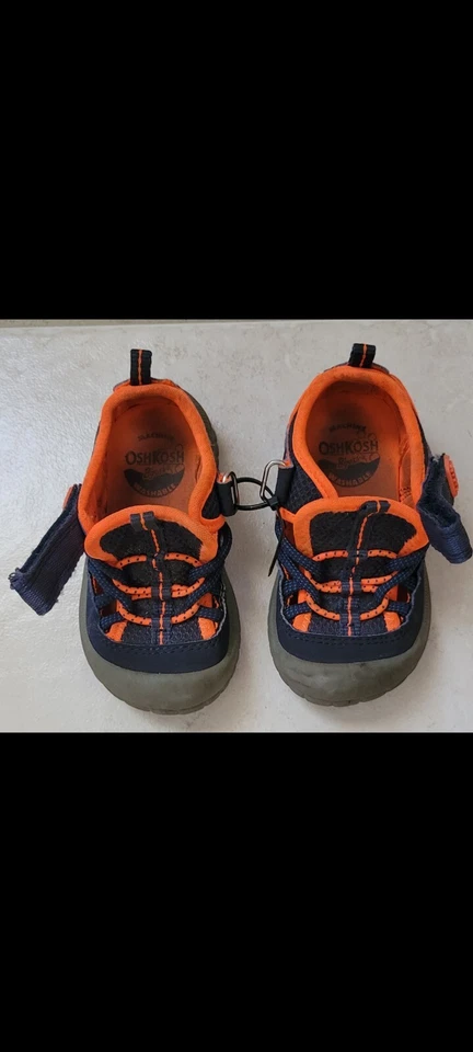 Juego de 5 pares de zapatos de niño. Talla 5,7,7,9,23 Foto 4 de 4