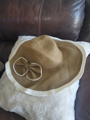 Milani Designed in Italy Straw Floppy Sun Beach Hat  display picture 1