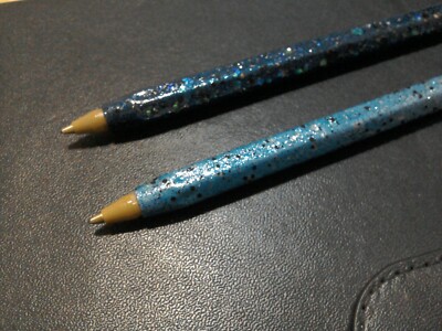 DAY & NIGHT - Original BIC CRISTAL Mittelgroße 1,0 mm Kugelschreiber - Blaue & Schwarze Tinte