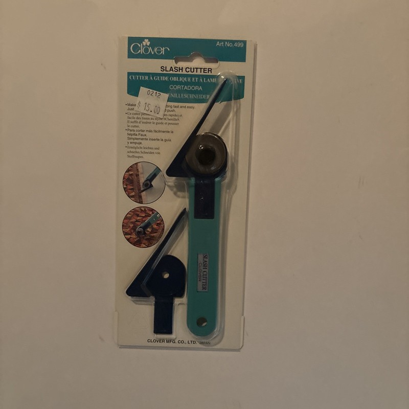 CLOVER Straight Slash Cutter #499 Sewing Quilting Crafting Fabric Seam Tool NEW
