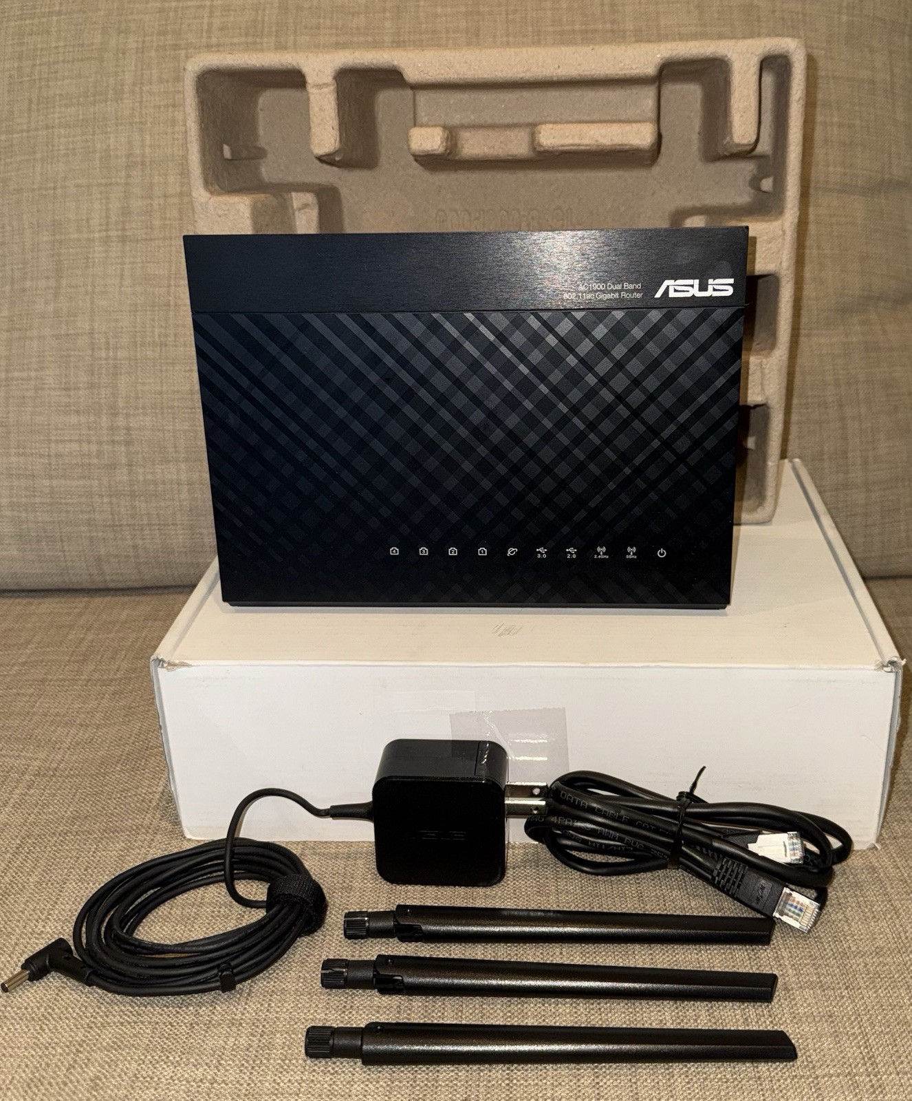 REFURBISHED Asus RT-AC68U (AC 1900) WiFi Router 802.11 ac + AC & Ethernet Cables