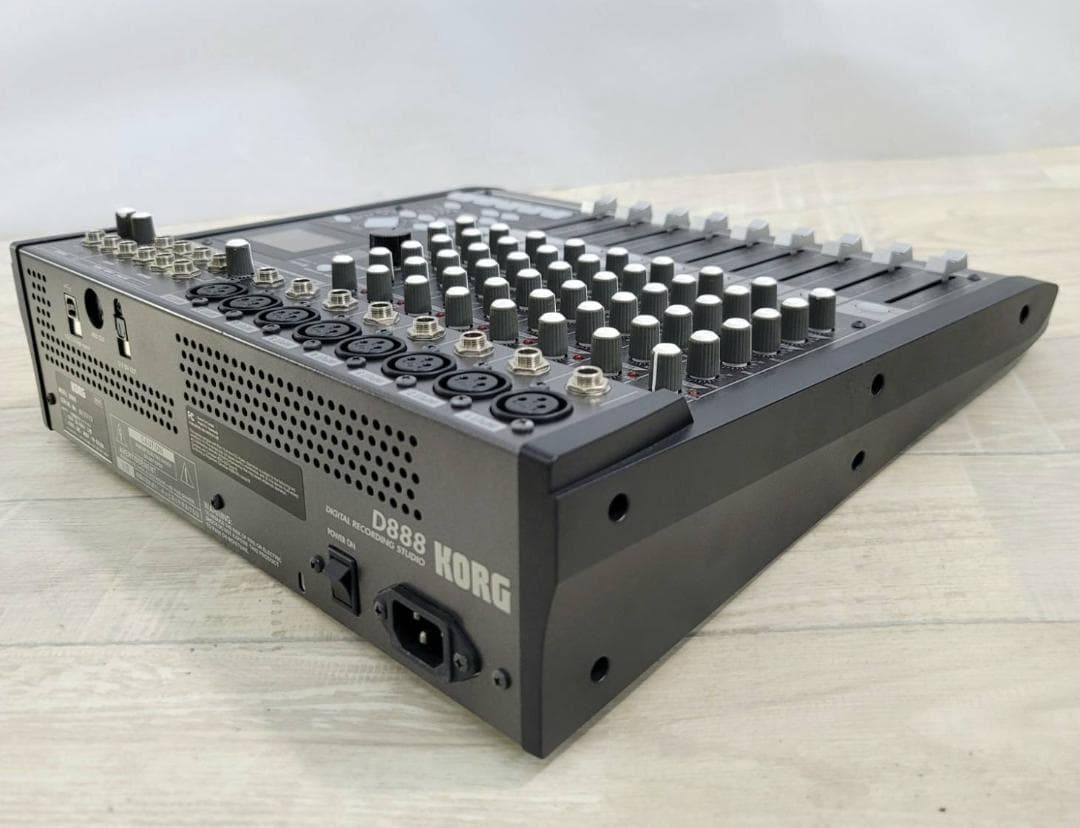 KORG D888 Digital Recording Studio Multi-Track Recorder 8-Track