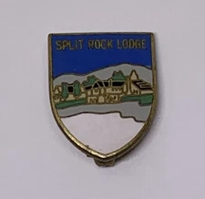 Vtg Split Rock Lodge Lost Ski Resort Poconos 1947-2004 Lapel Pin (190)