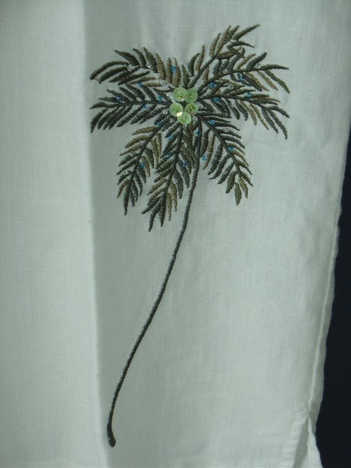 John Paul Richard Petite Medium white 100% Linen Capris Palm Tree Embroidery - Image 2 of 4
