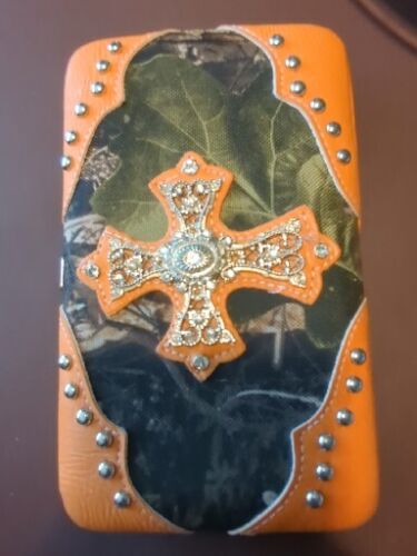 Realtree Wallet Camouflage With Rhinestone Cross and Silver Studs clutch - 第 1/15 張圖片